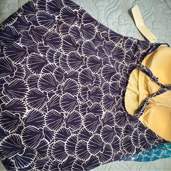 Women’s Miraclesuit/Talbots size 16 UPF 50+ Blue Ombre Shell Print Swimsuit - Picture 2 of 5